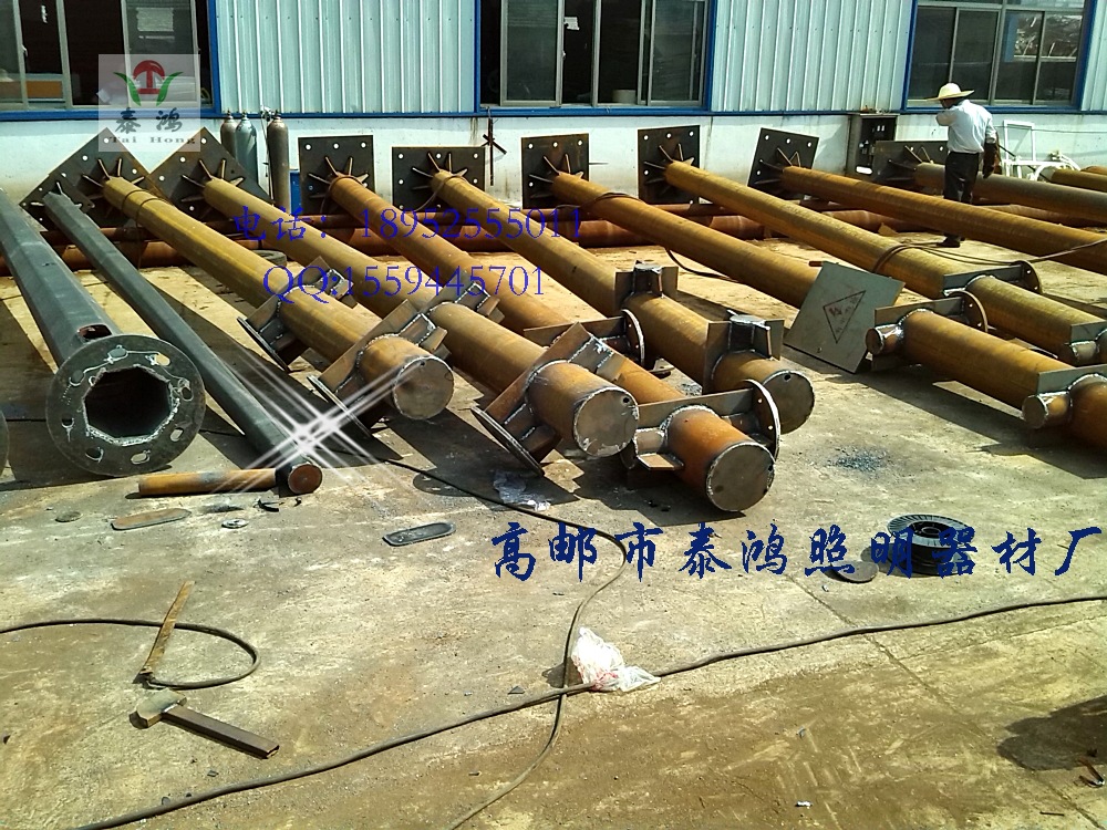 高速公路高效运维 交通标志、标志杆、信号灯杆与灯杆的网直供方案